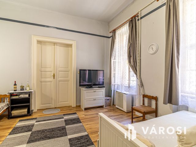 2 szobás (58 m²) költözhető állapotú lakás a Palotanegyedben