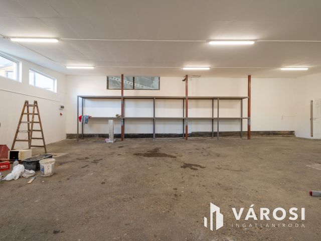 Kiadó 160 m2 -es raktár irodával, Solymáron